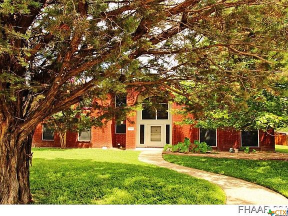 2nd image of 501 Grace Louis Cir