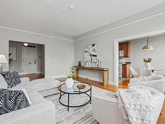4th image of 354 N Main St APT 308