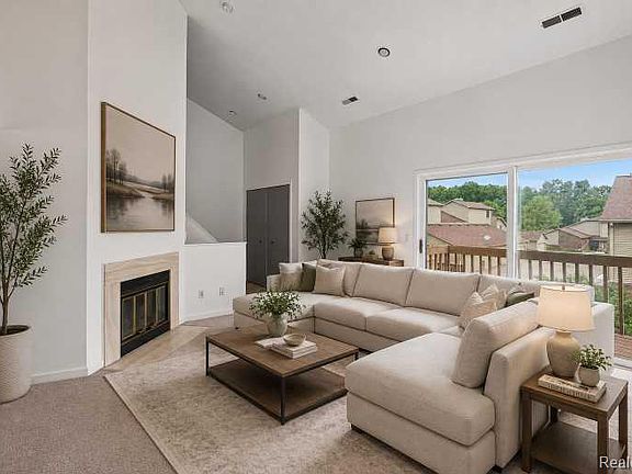3rd image of 7147 Elmhurst