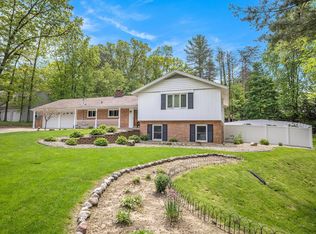 3409 Fair Oaks Dr, Kalamazoo, MI 49008