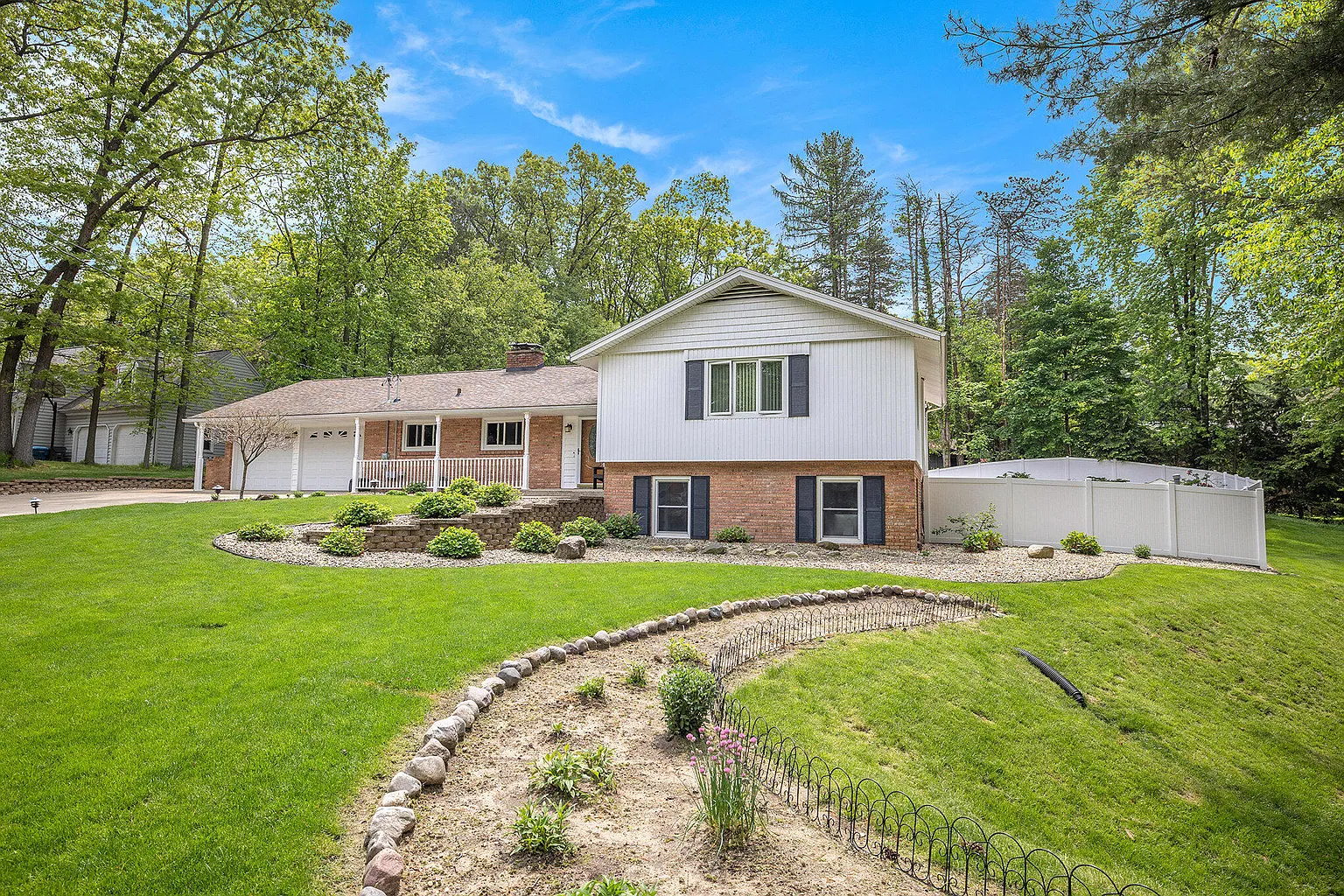 3409 Fair Oaks Dr photo 1