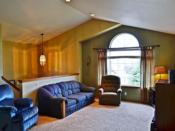 3rd image of 3740 N Walrus Ct