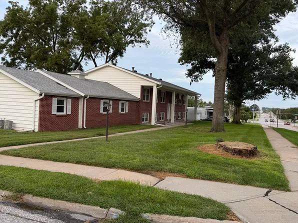 8203 Q St #3, Omaha, NE 68127
