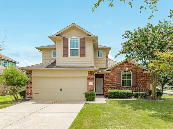 101 Long Meadow Ct, Clute, TX 77531