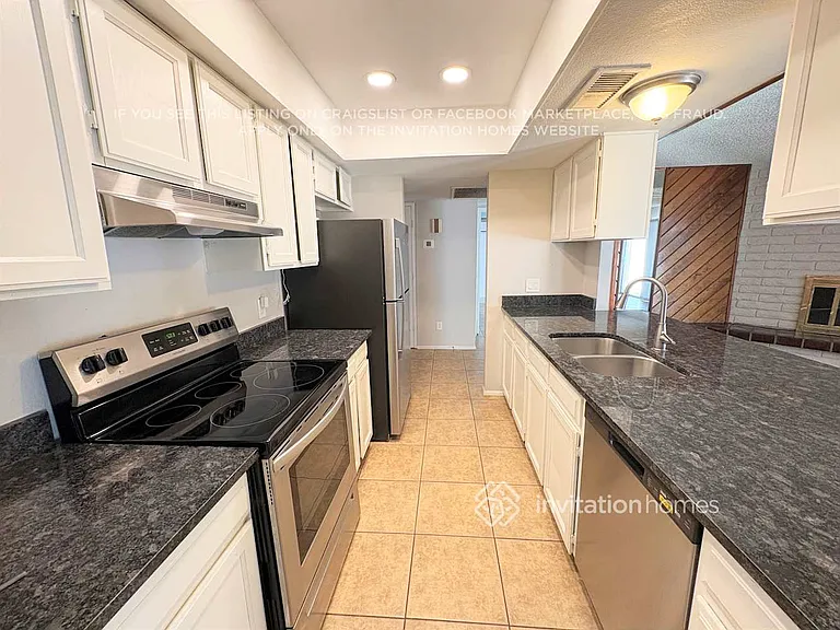 4507 W Gardenia Ave — Photo 7