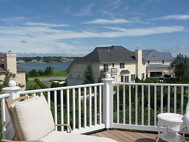 35 Beachfront Ln New Rochelle Ny 10805 Zillow