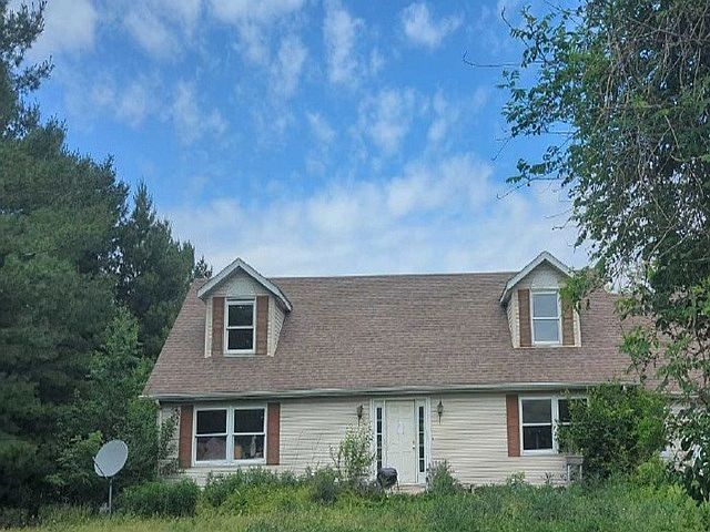 2nd image of 2871 N 2350th Rd