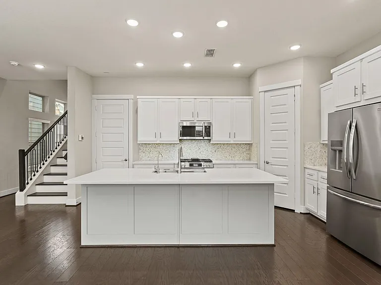 10972 Hewitt Cliff Ln — Photo 4