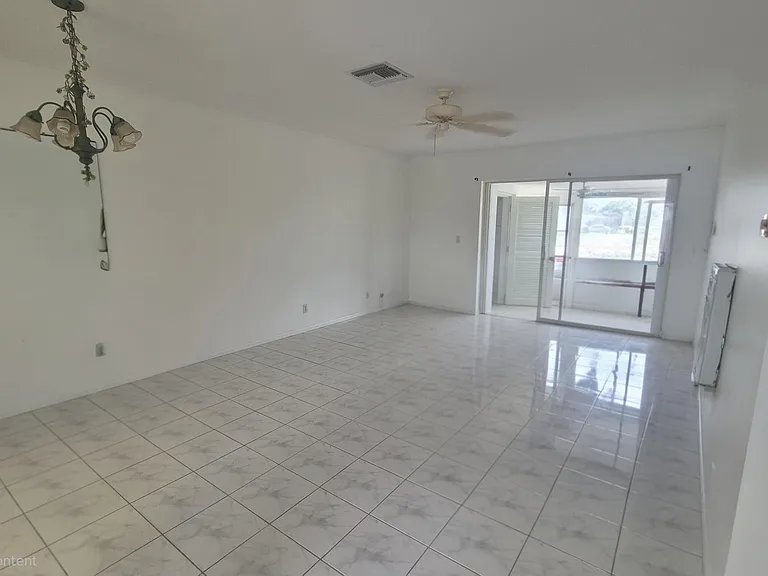 2805 Crosley Dr E #E — Photo 5