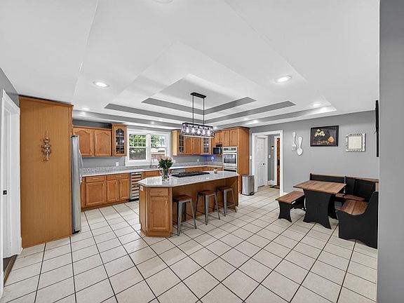 5th image of 703 Griffith Ave