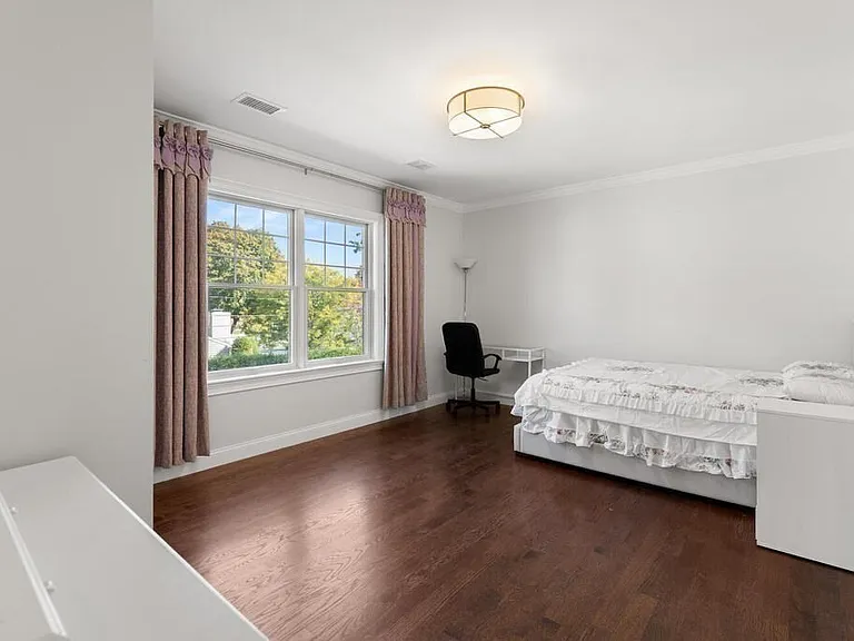 10 Fox Hill Rd — Photo 8