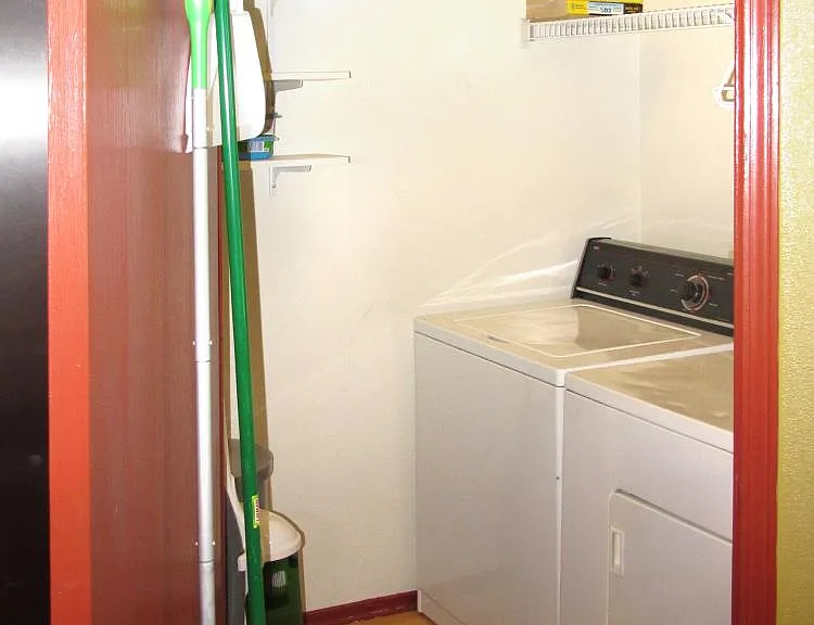 PVT. LAUNDRY RM