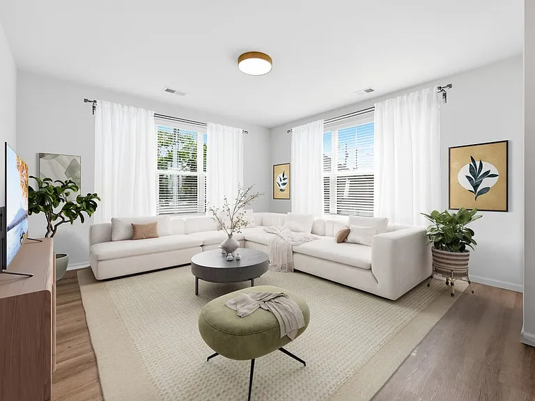 Wilshire Apartments — Photo 47