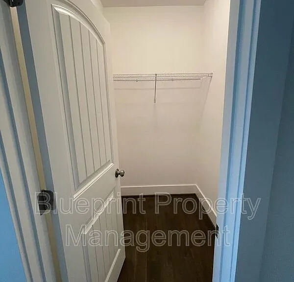 521 59th Pl S — Photo 8