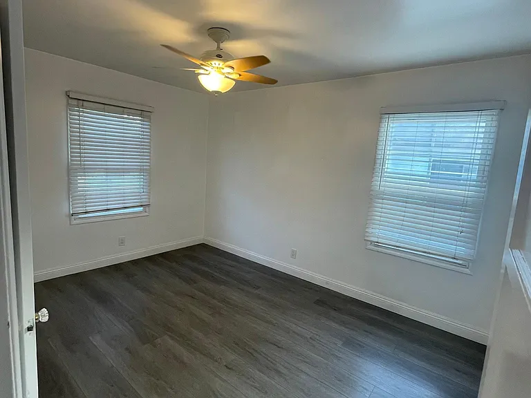 6511 W 87th Pl — Photo 10