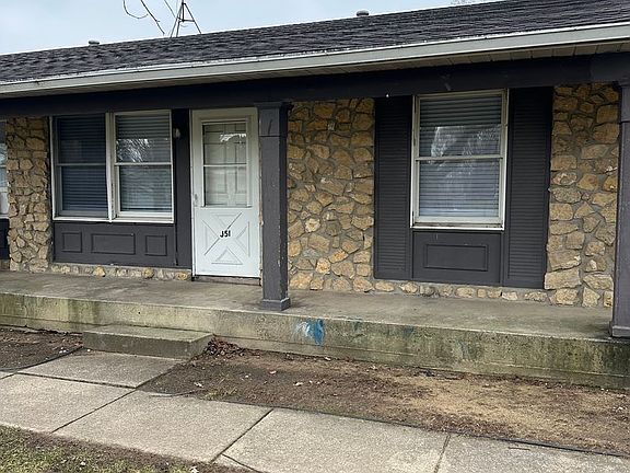 2nd image of 200 Maple St #J-51