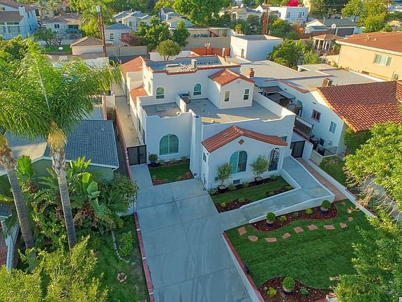 3rd image of 1055 E Cypress Ave
