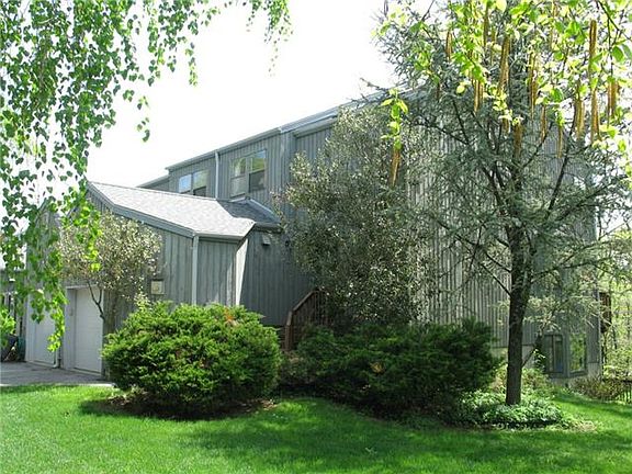 2nd image of 126 Hunter Ln #6
