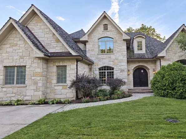 2250 Landwehr Rd, Northbrook, IL 60062