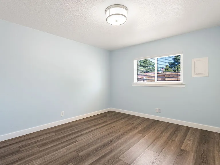 12013 Kashmir St NE — Photo 22