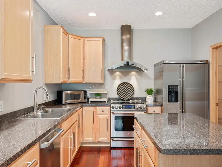 4820 Underwood Ln N #D — Photo 10