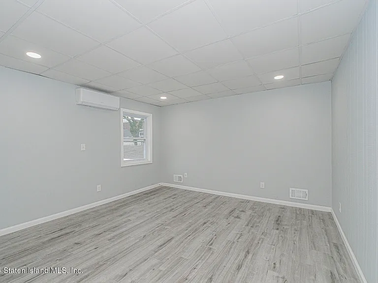 1255 Bay St #1 — Photo 23