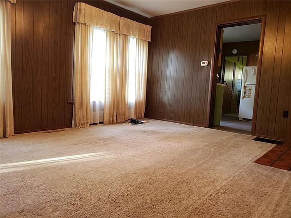 4th image of 685 Howard Ave