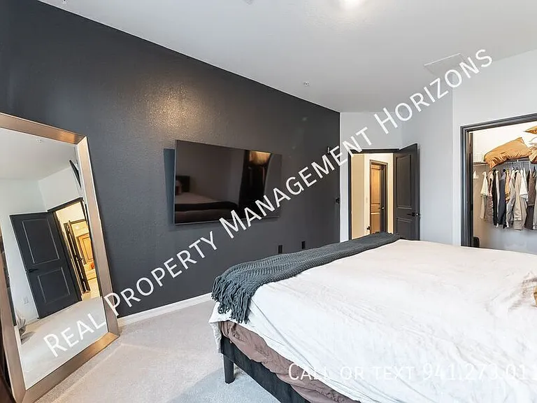 5623 N Honore Ave #322 — Photo 20