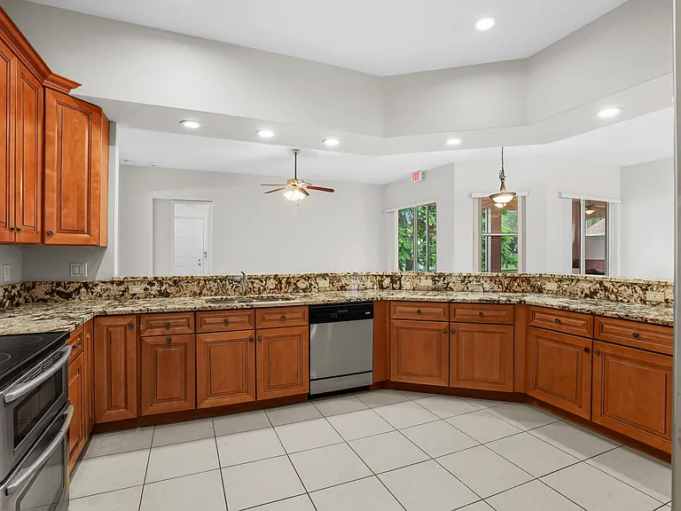 1092 SW Majorca Ave — Photo 22