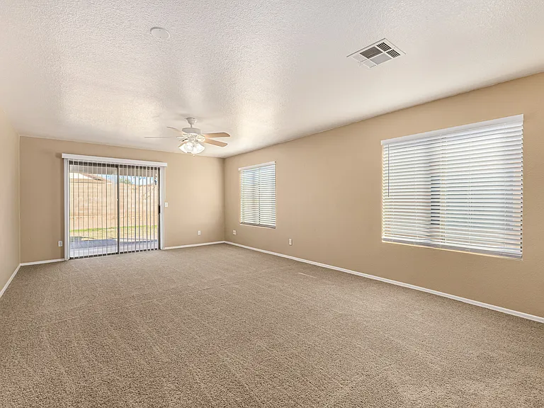 878 E Graham Ln — Photo 8
