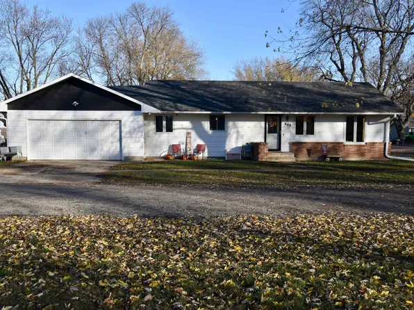 648 Poplar St, Ocheyedan, IA 51354
