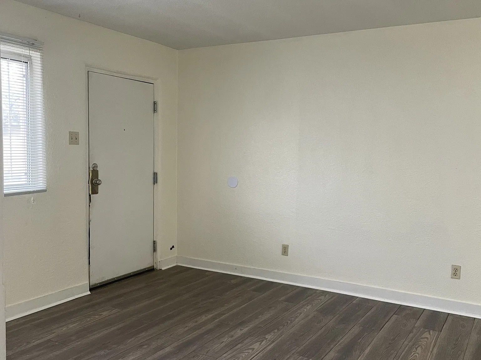 1120 Lead Ave SW — Photo 2