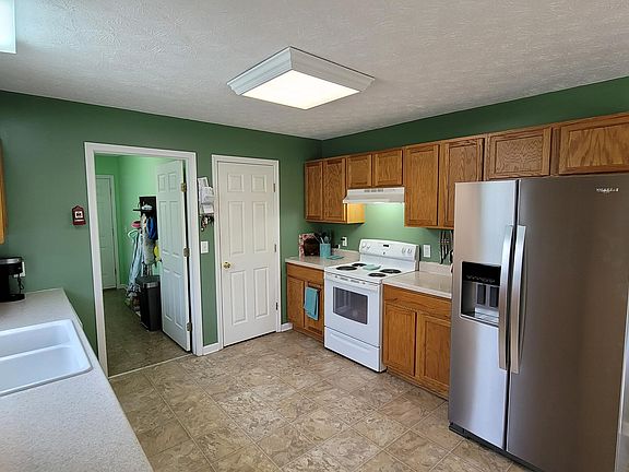 3rd image of 1626 Clara Dr