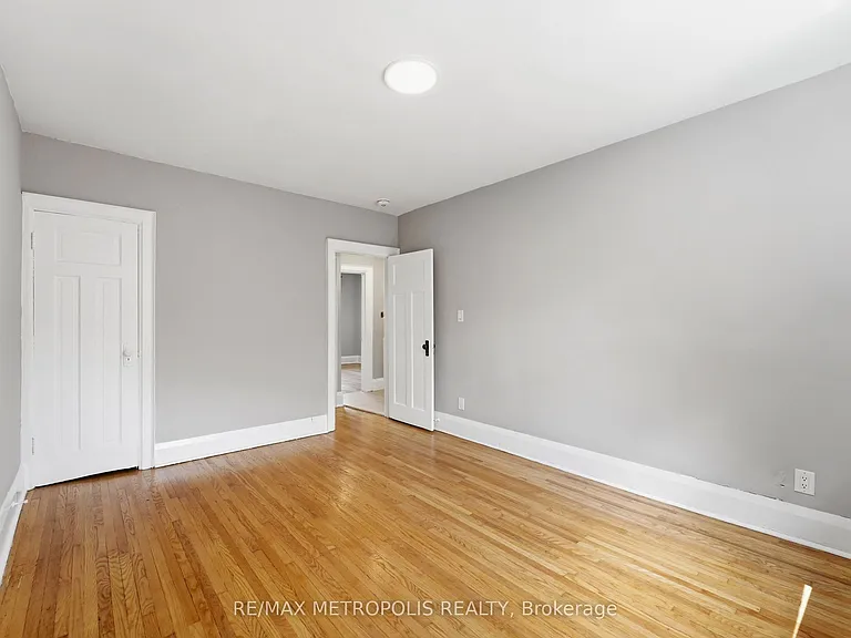277 Gilmour Ave #UPPER — Photo 17