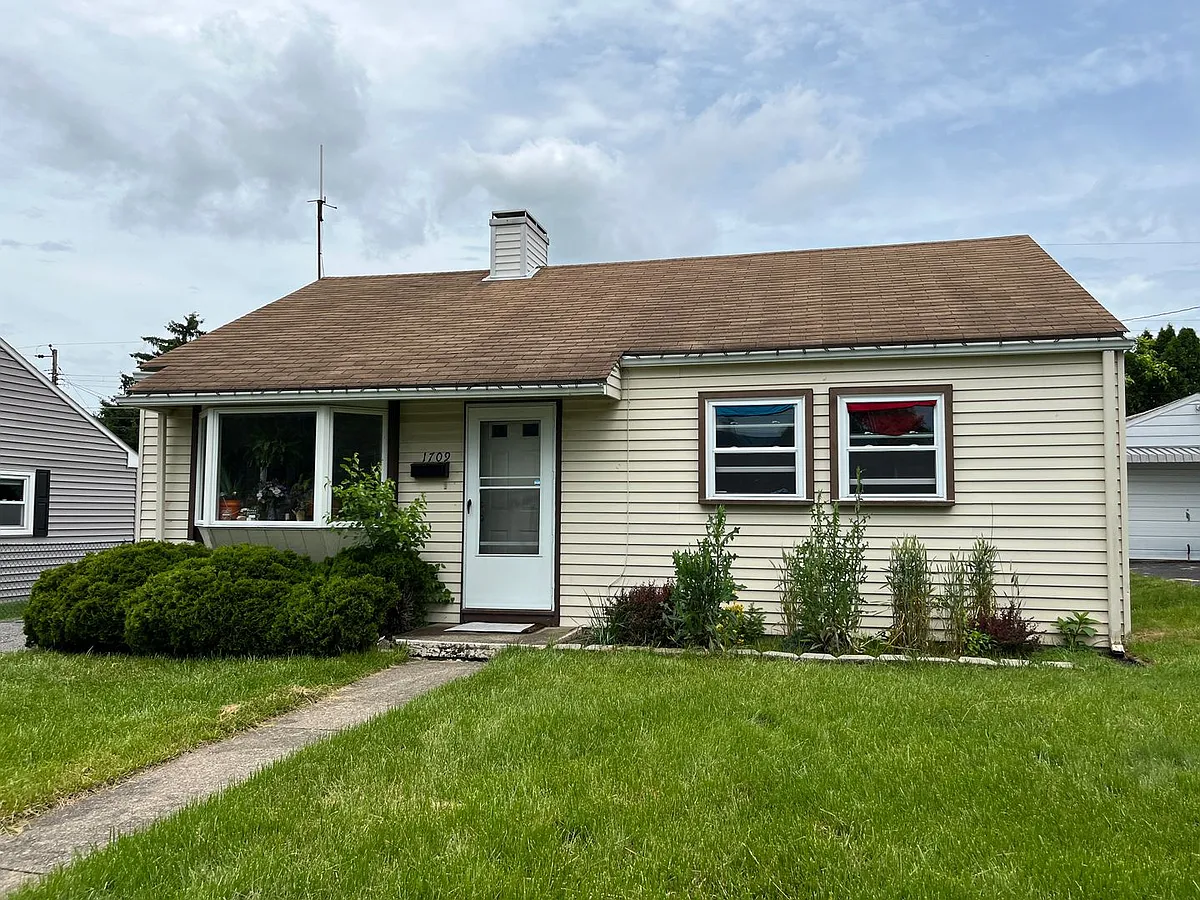 Building Photo - 1709 Callone Ave