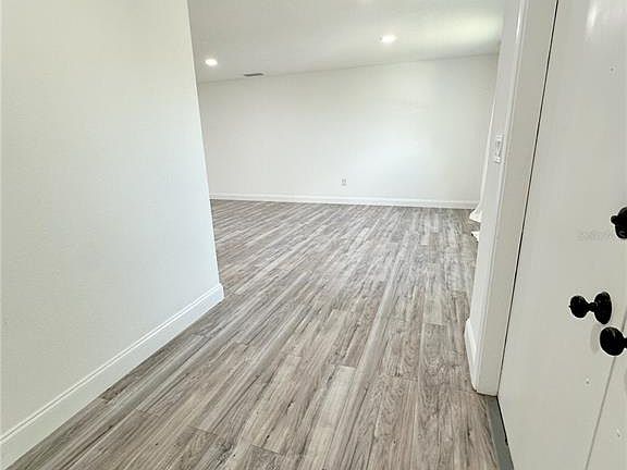2nd image of 1081 Humboldt St