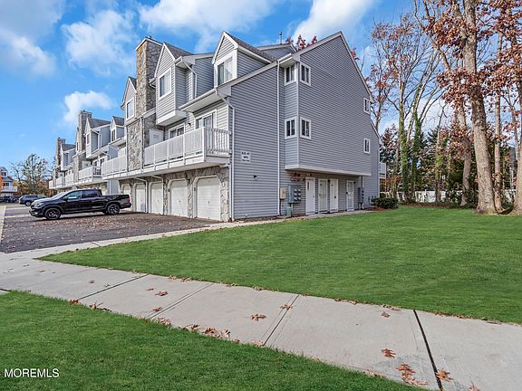 4th image of 1702 Arthur Street