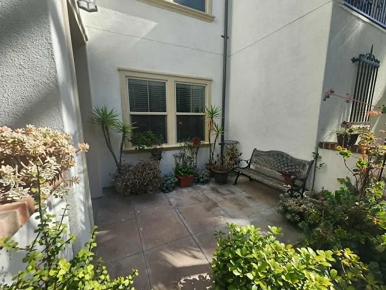 526 S Melrose St — Photo 2