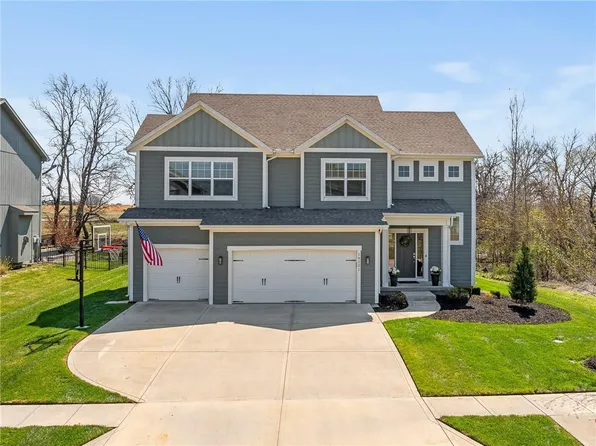 18531 W 194th Ter, Spring Hill, KS 66083