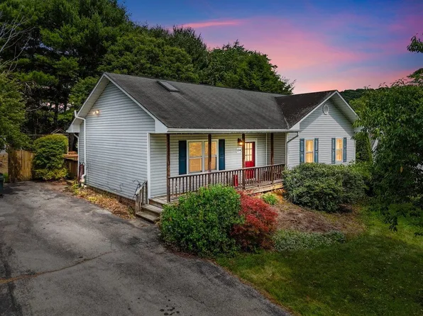 1334 Sandy Cir, Blacksburg, VA 24060