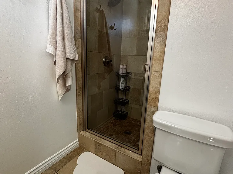 4410 Canoga Dr — Photo 32