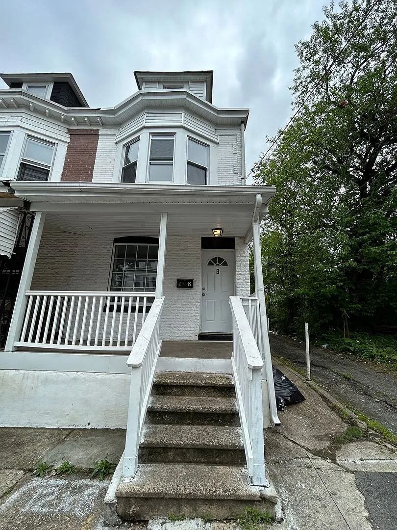 19 E Ingham Ave — Photo 2
