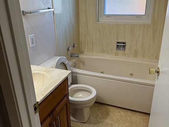 2nd image of 1495 Estes Dr