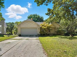 221 NW Aspen Ct, Lees Summit, MO 64064