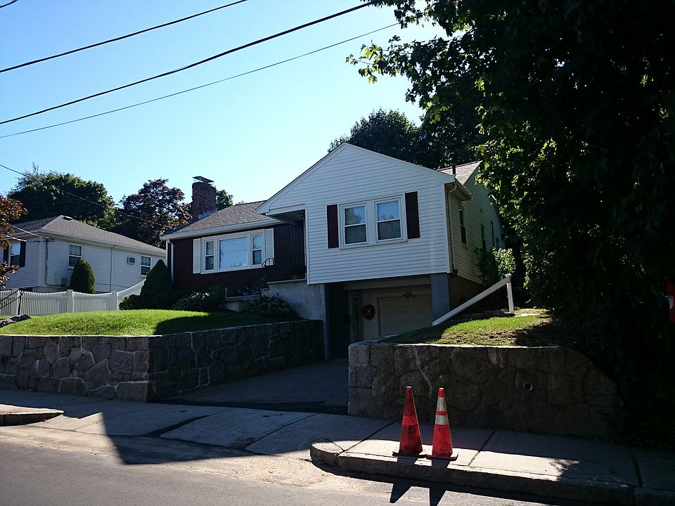 2nd image of 49 Robin St