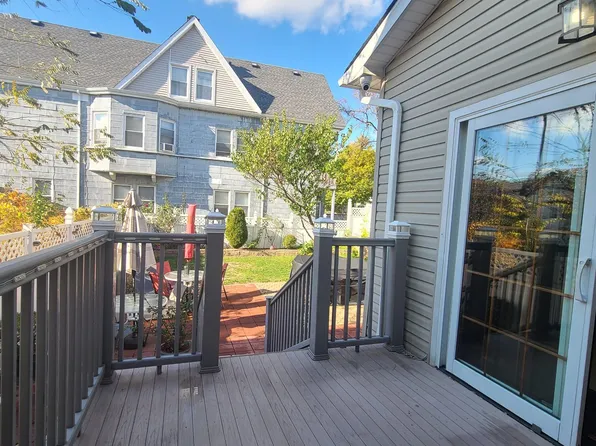 561 Avenue East image 7 of 36