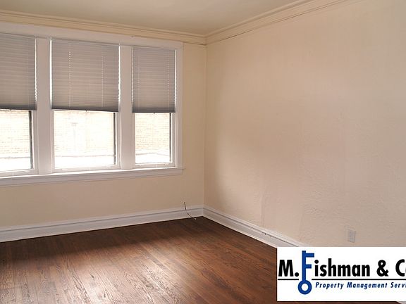 3rd image of 2648 N Milwaukee Ave