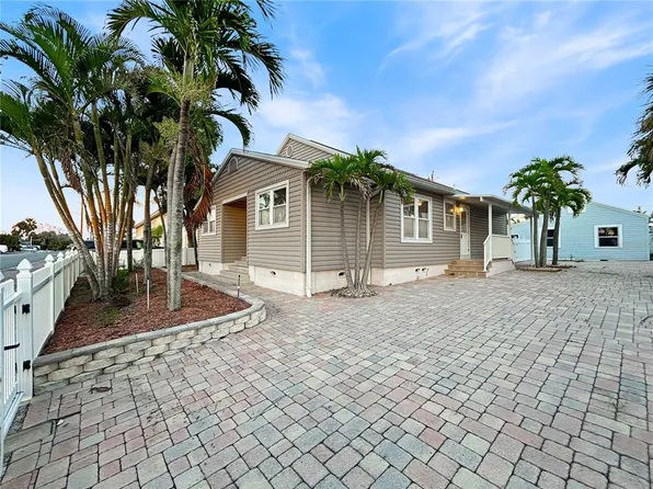 624 71st Ave, Saint Pete Beach, FL 33706
