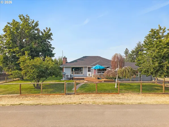 507 S East St, Joseph, OR 97846