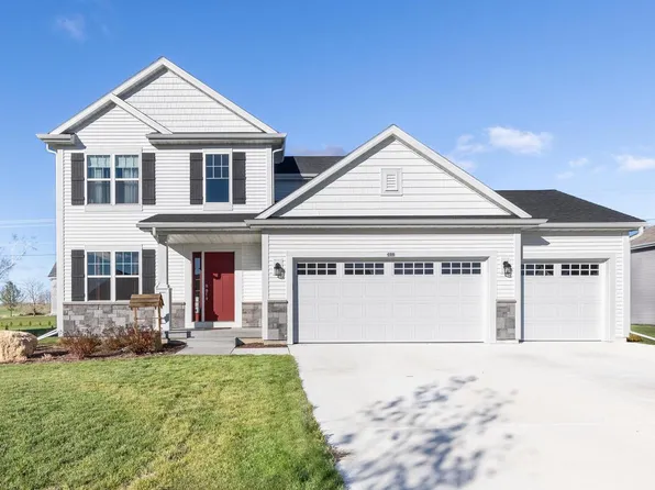 686 Lambert DRIVE, Slinger, WI 53086